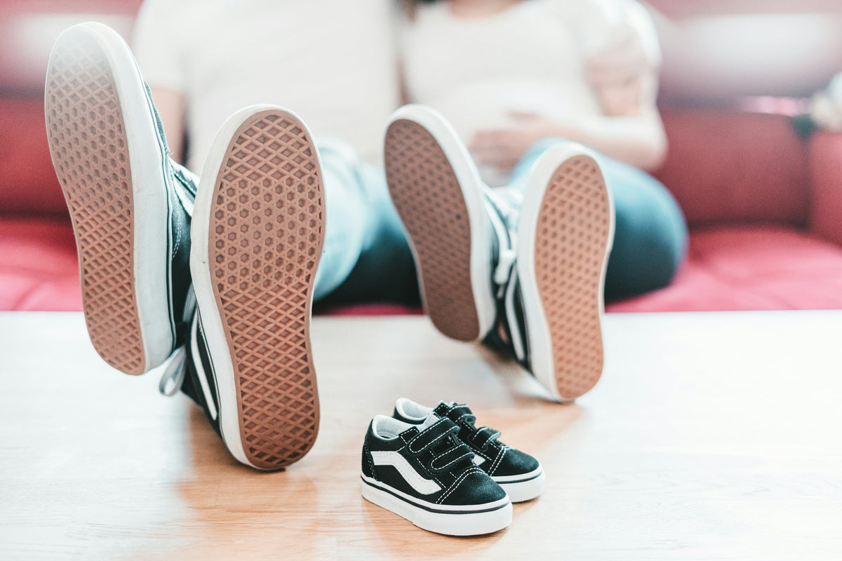 7 Best House Shoes for Pregnancy and Postpartum Foot Pain in 2026